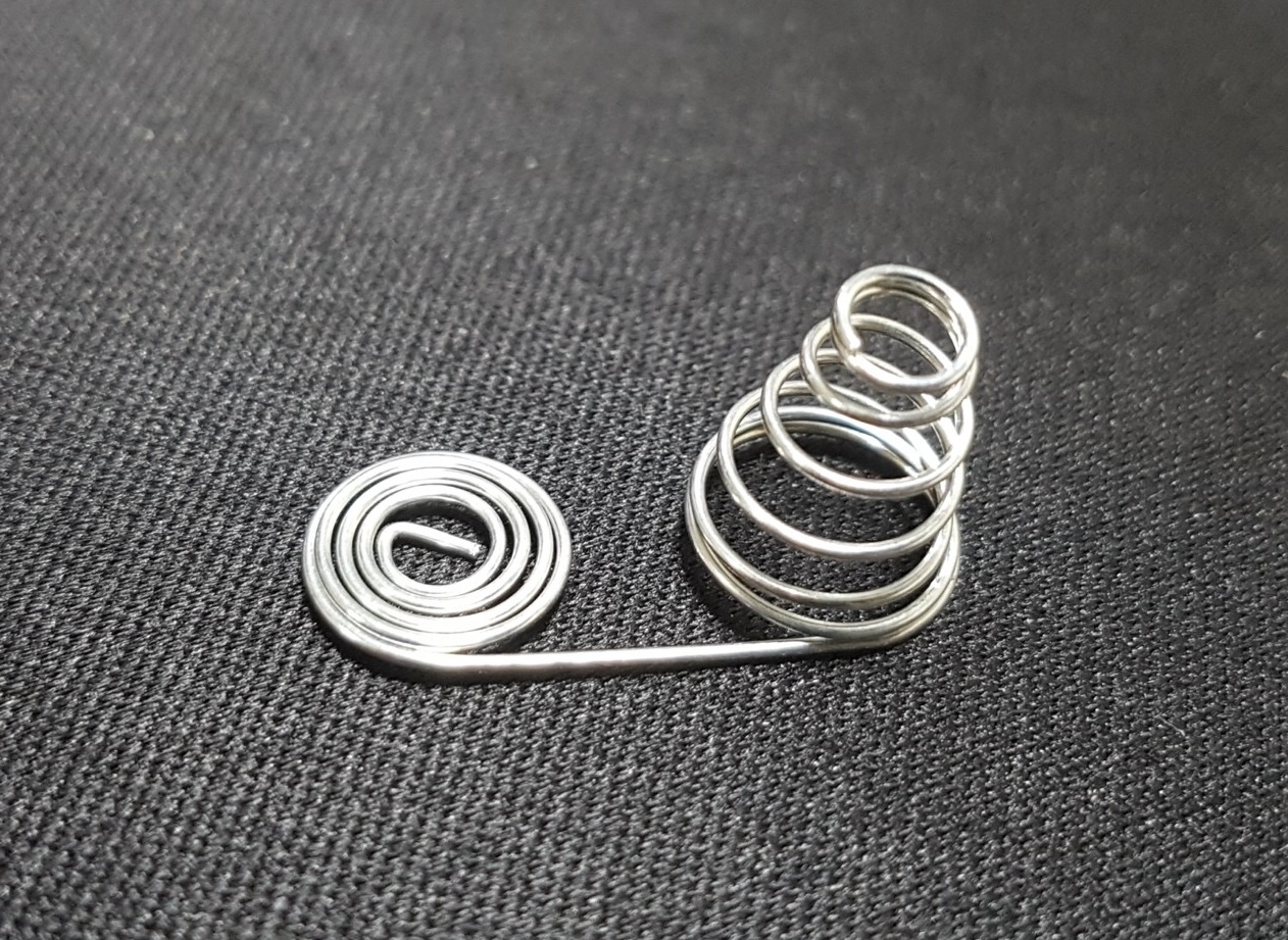 YU CHUN PRECISION CORP.-Battery Springs Image