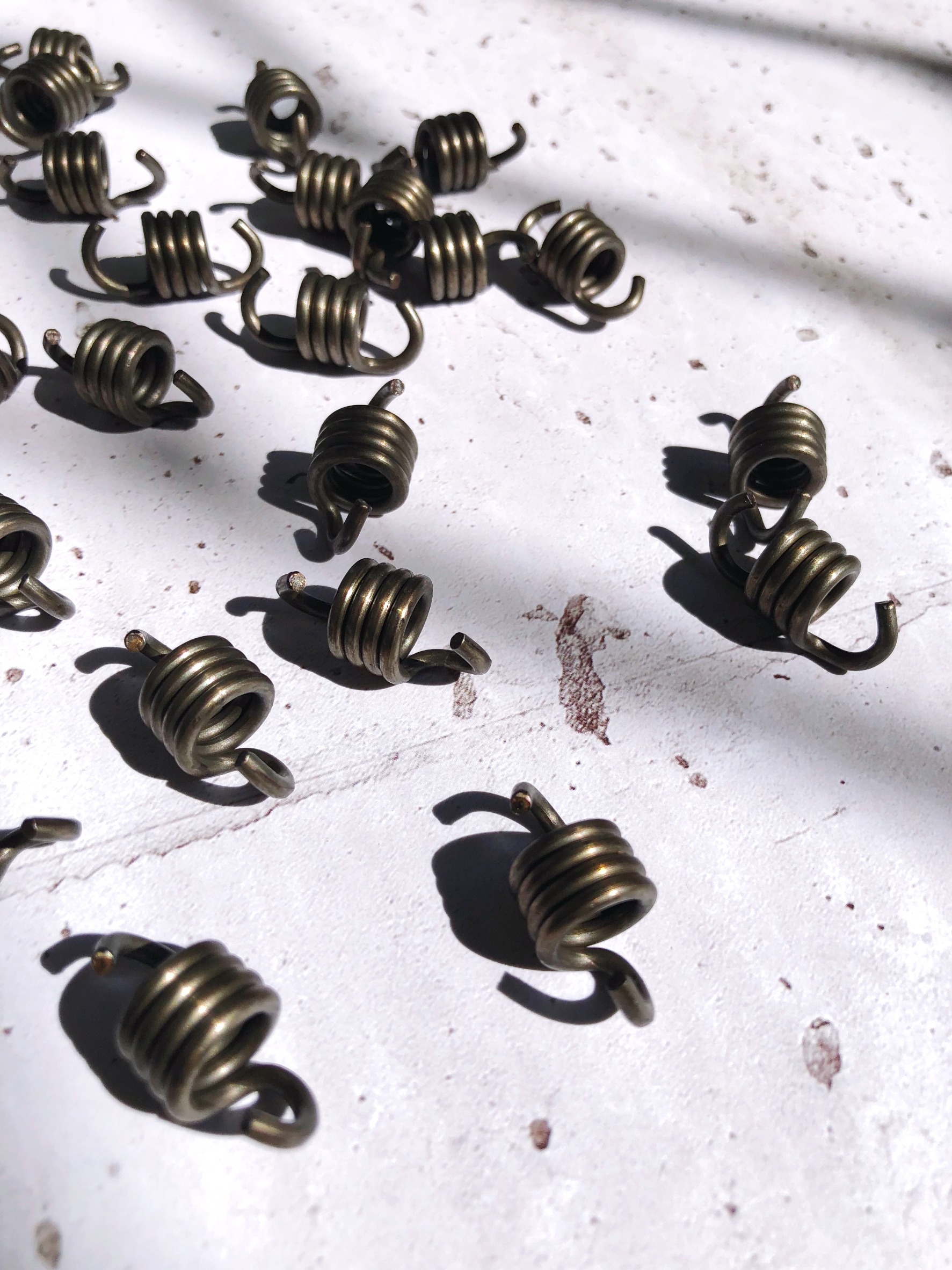 YU CHUN PRECISION CORP.-Extension Springs Image