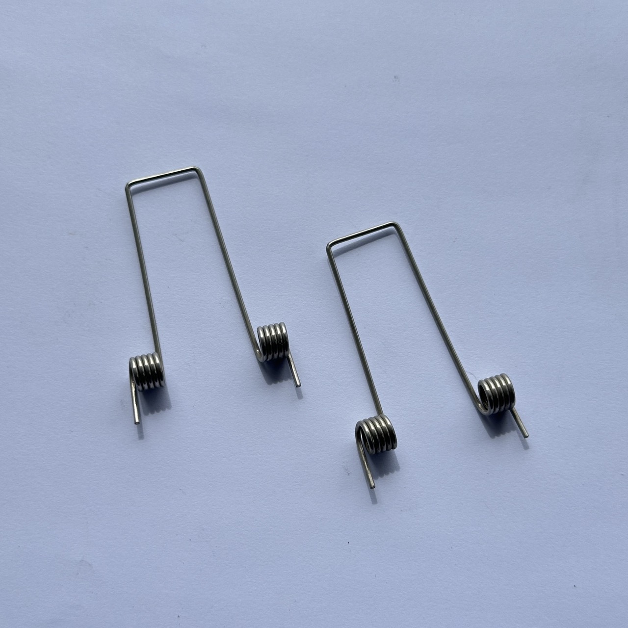YU CHUN PRECISION CORP.-Double torsion springs Image